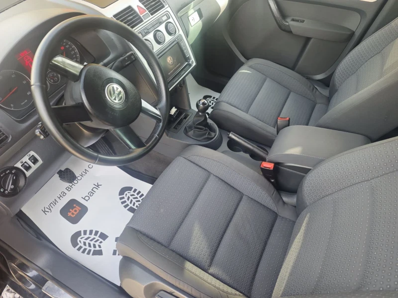 VW Touran 2.0TDI/140KC, снимка 10 - Автомобили и джипове - 47746651