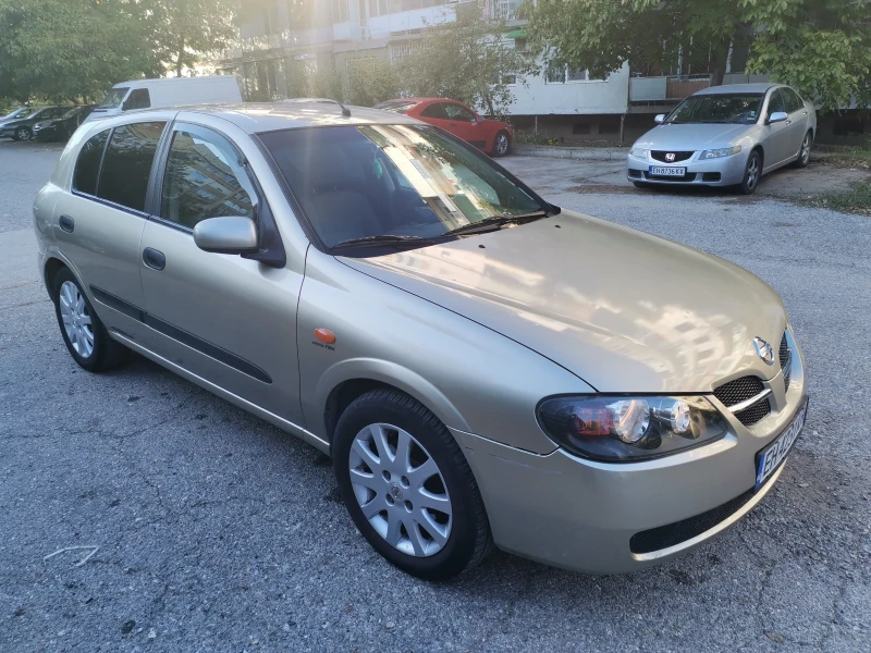 Nissan Almera Хечбек, снимка 6 - Автомобили и джипове - 47892558