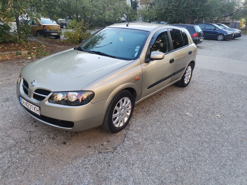 Nissan Almera Хечбек, снимка 2 - Автомобили и джипове - 47892558