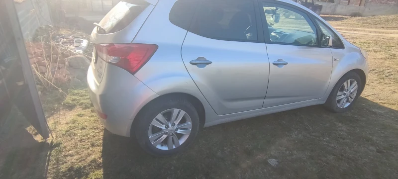 Hyundai Ix20, снимка 5 - Автомобили и джипове - 49081265