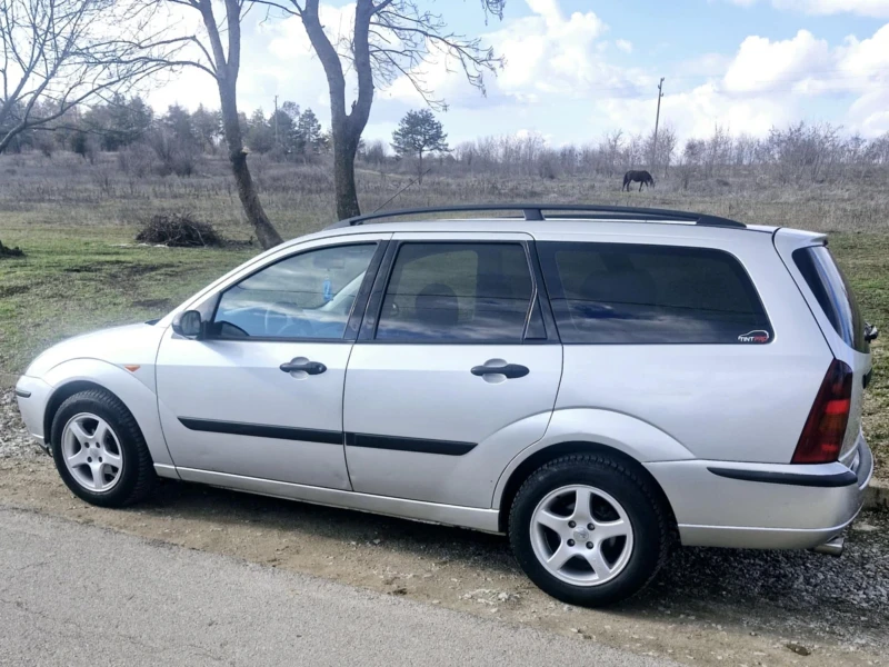 Ford Focus 1.8TDI 90+ ОБСЛУЖЕН ВСИЧКО ПЛАТЕНО , снимка 3 - Автомобили и джипове - 49350855