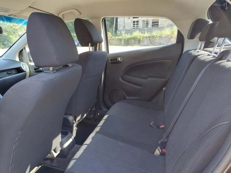 Mazda 2 1.5 i, снимка 10 - Автомобили и джипове - 51456343