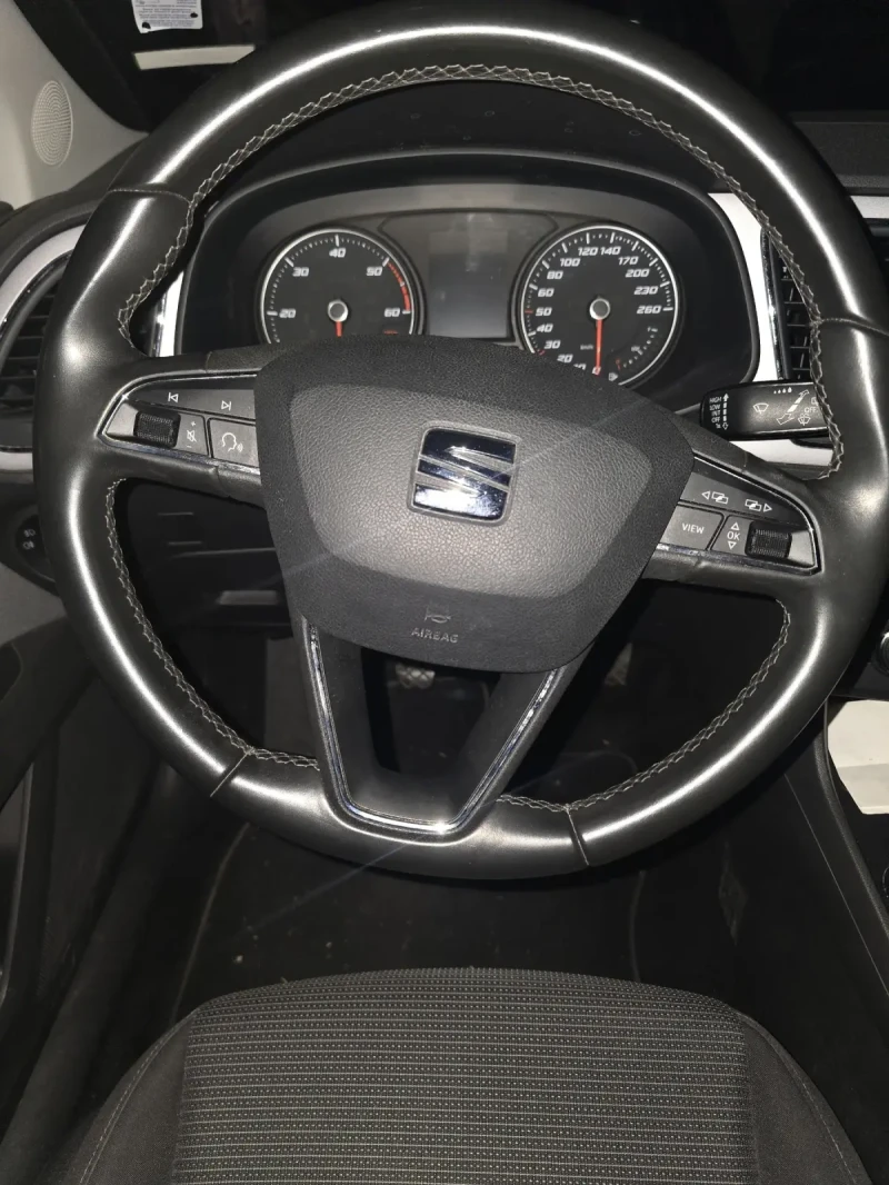 Seat Leon, снимка 10 - Автомобили и джипове - 52239493