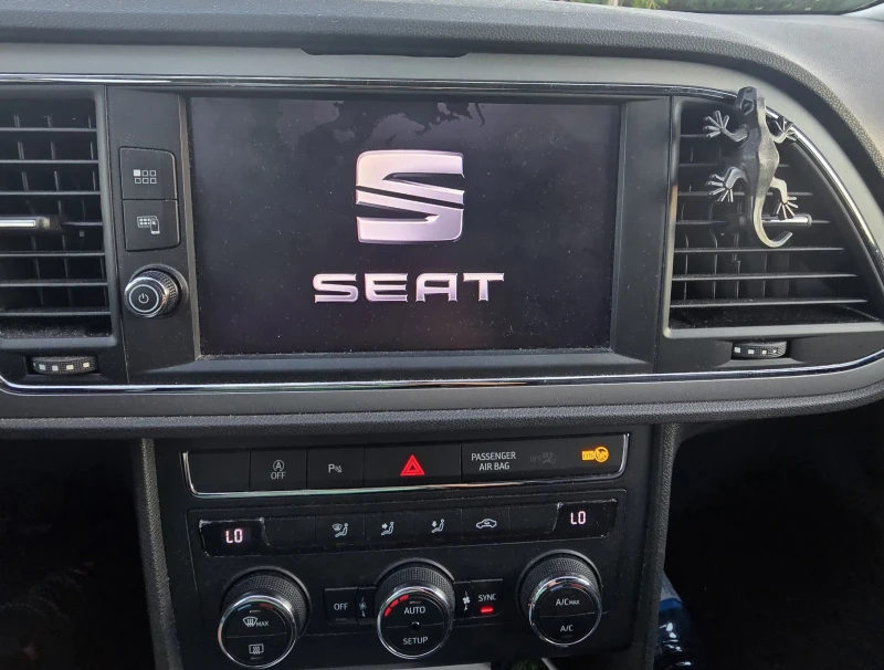 Seat Leon, снимка 11 - Автомобили и джипове - 52239493