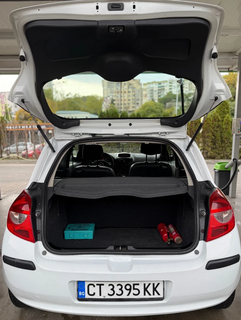 Renault Clio, снимка 9 - Автомобили и джипове - 52527095