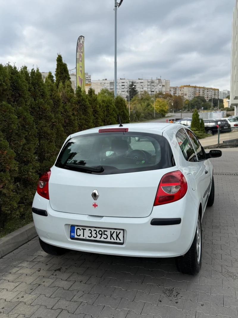 Renault Clio, снимка 2 - Автомобили и джипове - 52527095