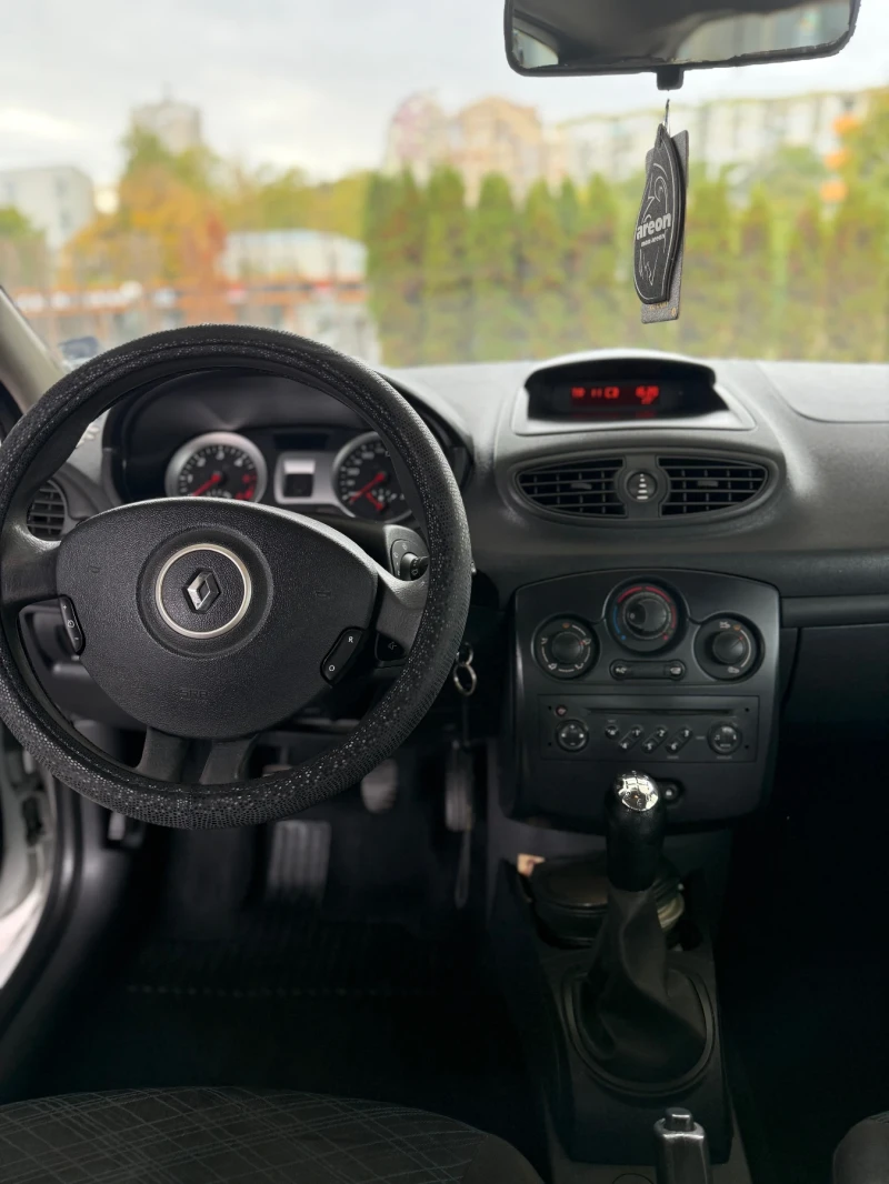 Renault Clio, снимка 4 - Автомобили и джипове - 52527095