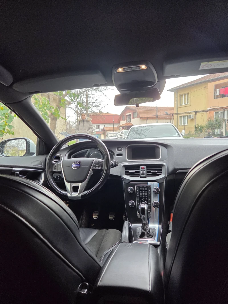 Volvo V40, снимка 12 - Автомобили и джипове - 52906239