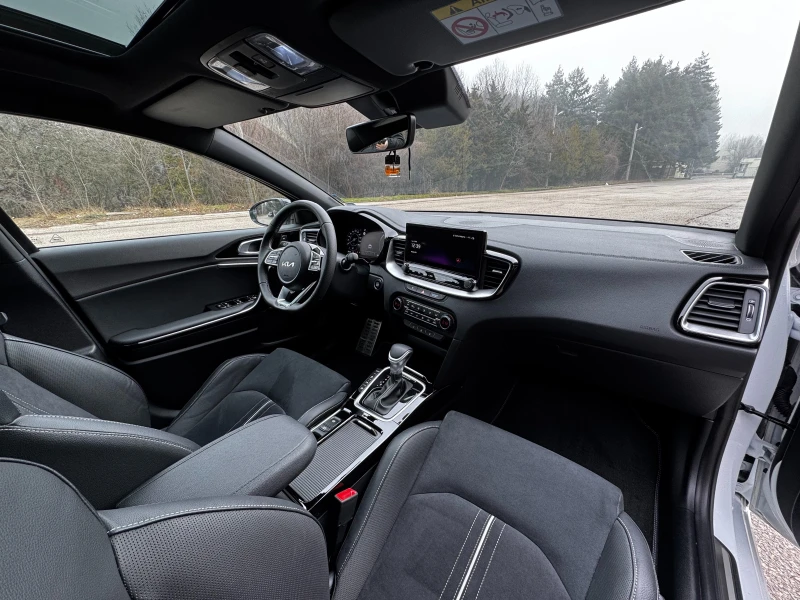 Kia Ceed 1.5T-GDI, снимка 10 - Автомобили и джипове - 53221477