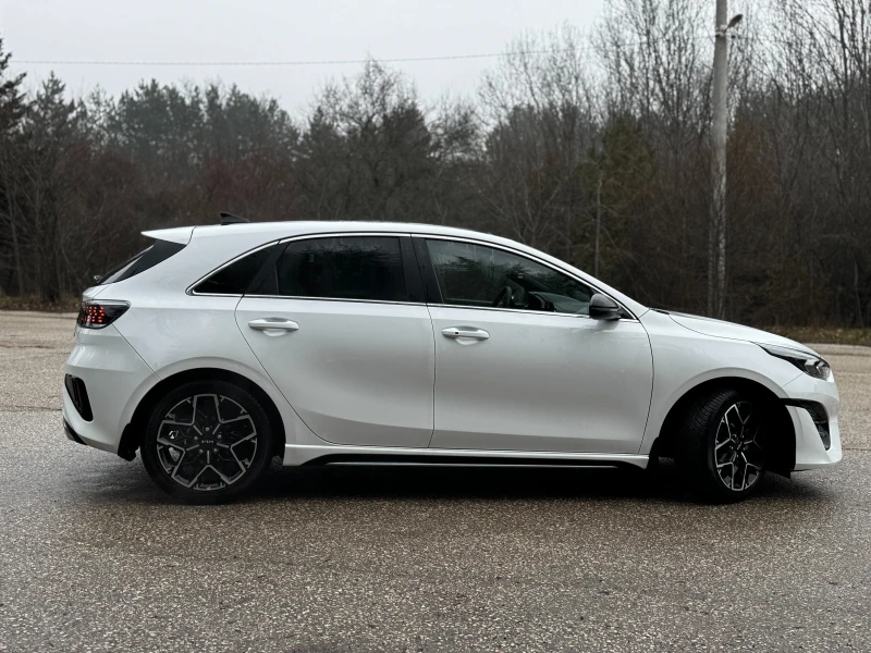 Kia Ceed 1.5T-GDI, снимка 3 - Автомобили и джипове - 53221477