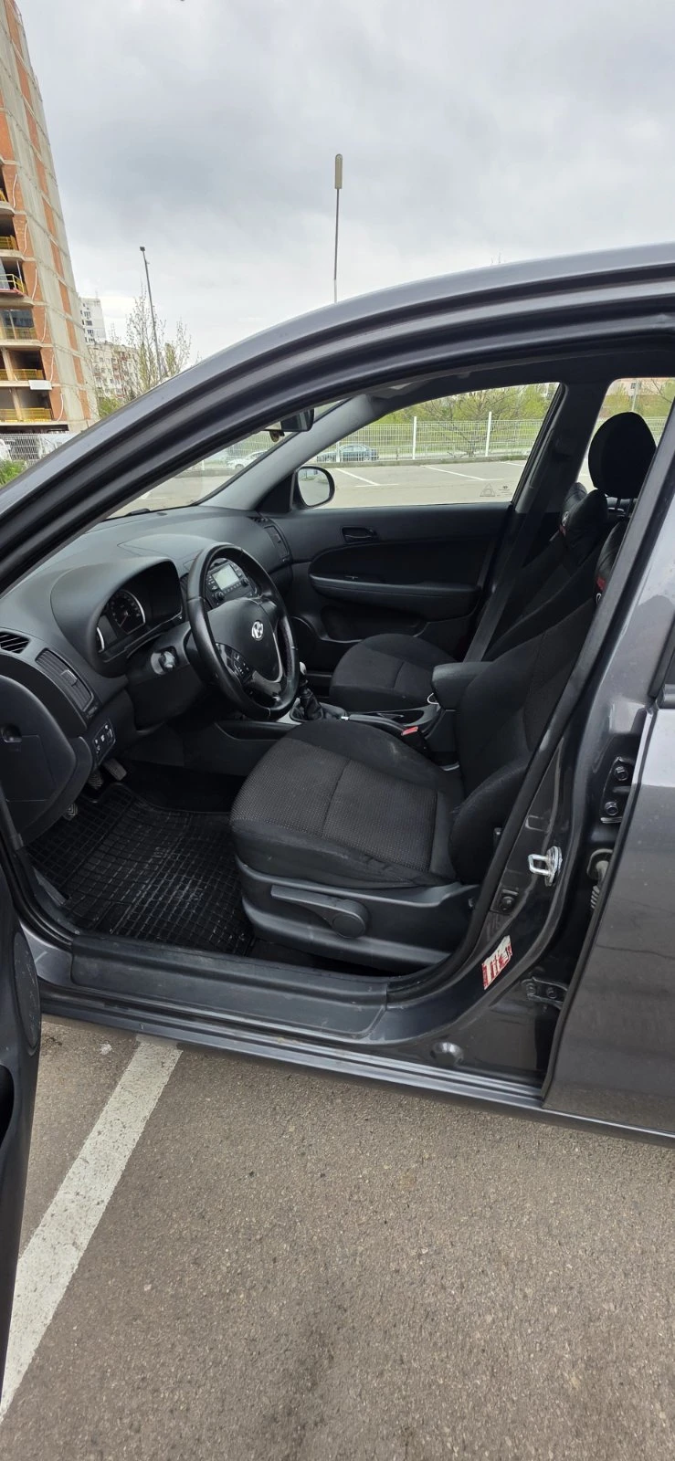 Hyundai I30 CRDI, снимка 9 - Автомобили и джипове - 54257814