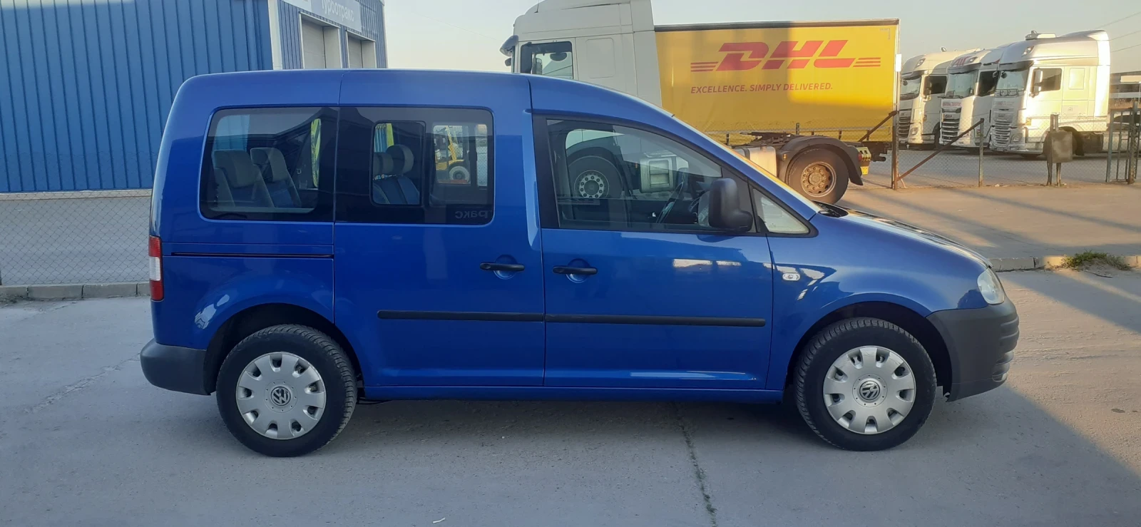 VW Caddy 1.6 i  102 k.c. 7 места  - изображение 2