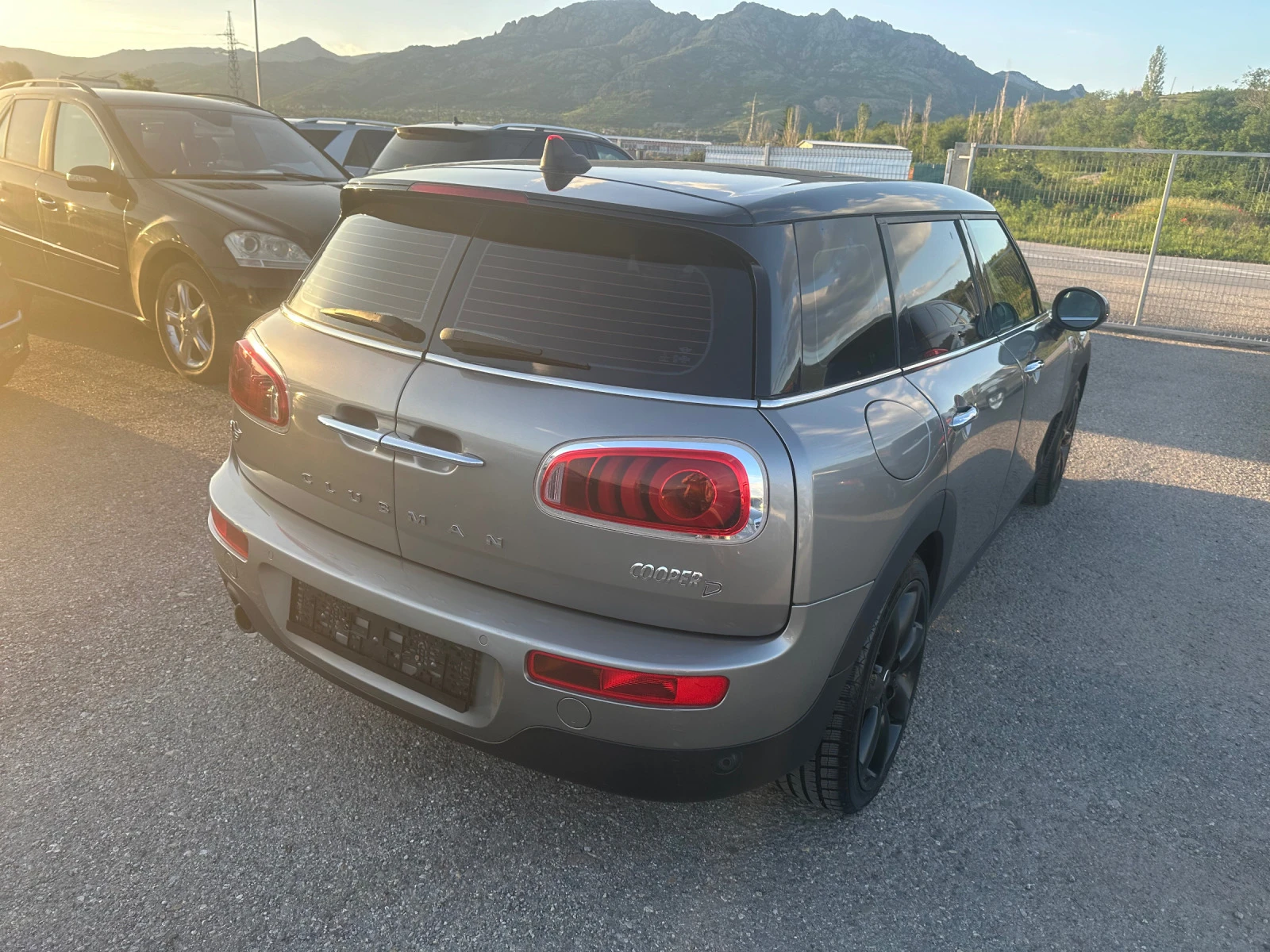 Mini Clubman 2.0D* 150к.с* АВТОМАТИК* LED* КОЖА* ПАНОРАМА* НАВИ - изображение 6