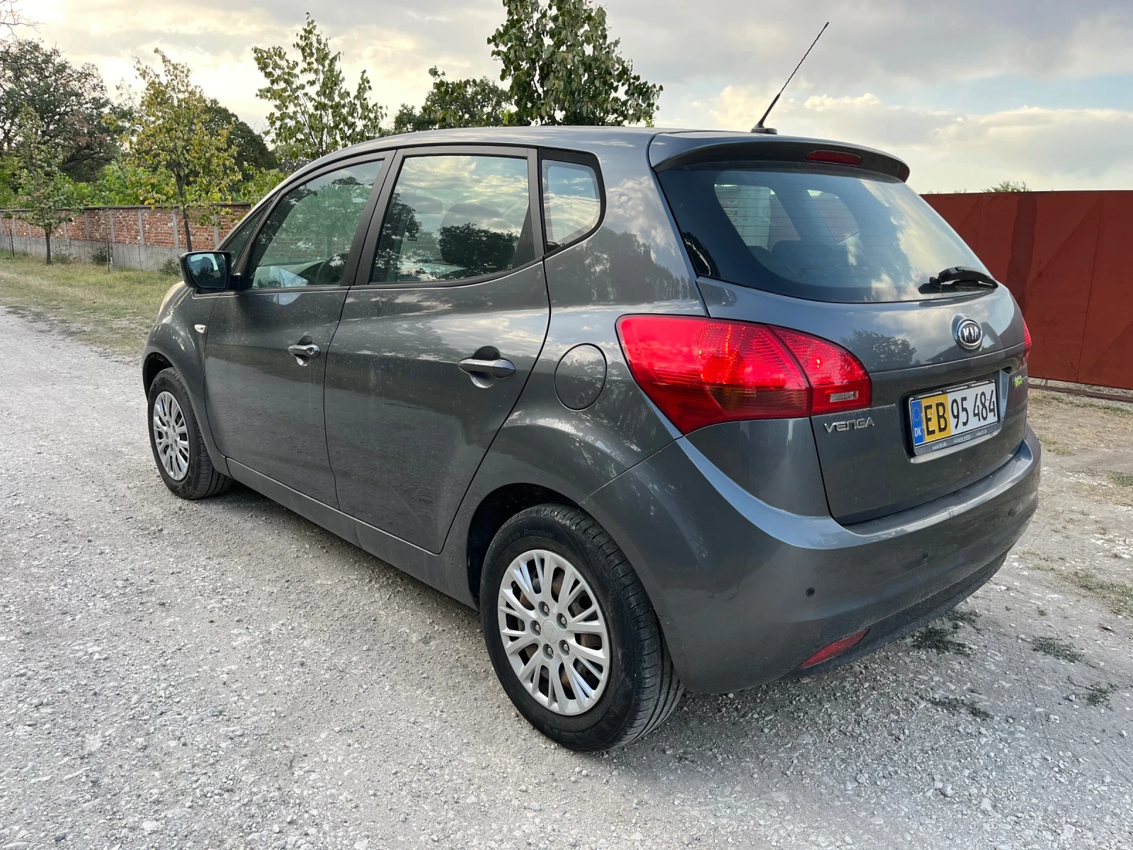 Kia Venga  - изображение 5