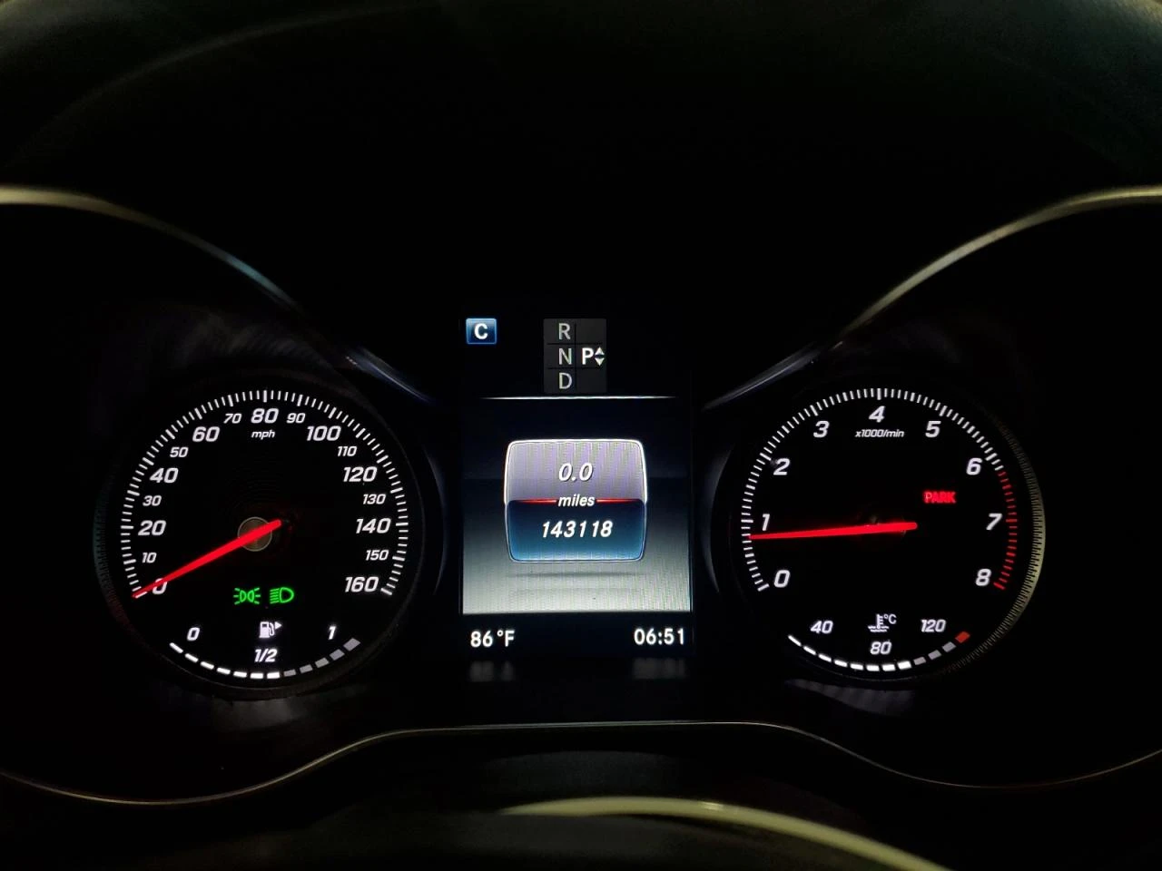 Mercedes-Benz C 300 4MATIC AMG* BURMESTER* KEYLESS* PODGREV - изображение 9