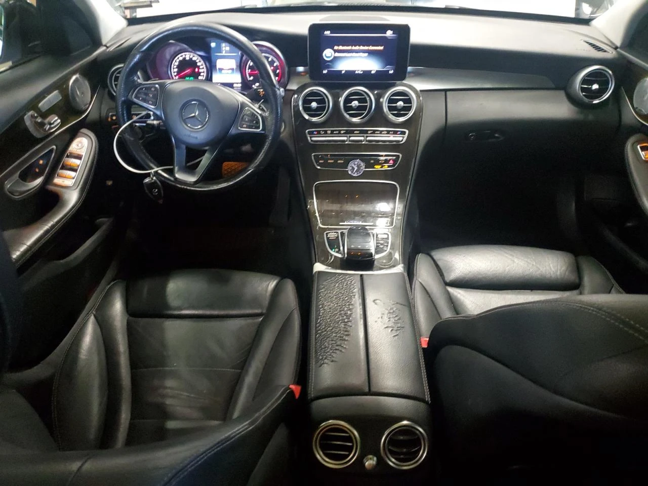 Mercedes-Benz C 300 4MATIC AMG* BURMESTER* KEYLESS* PODGREV - изображение 8