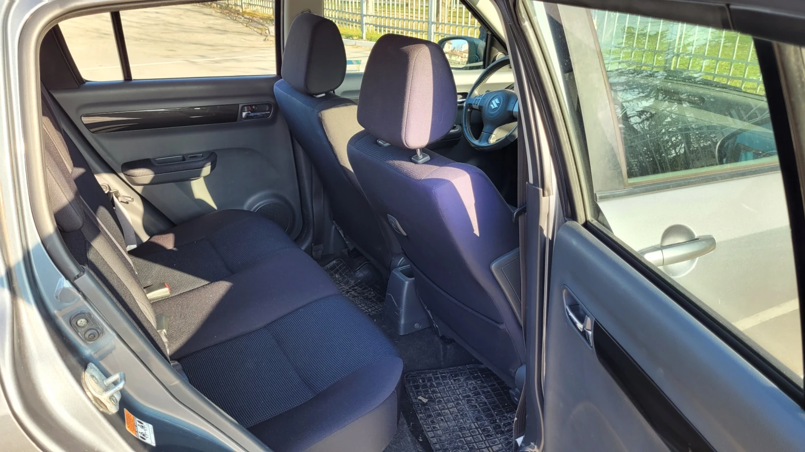 Suzuki Swift, снимка 8 - Автомобили и джипове - 53844161