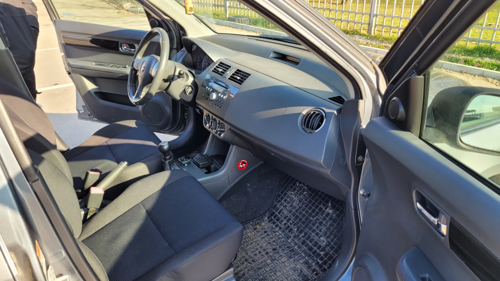 Suzuki Swift, снимка 9 - Автомобили и джипове - 53844161