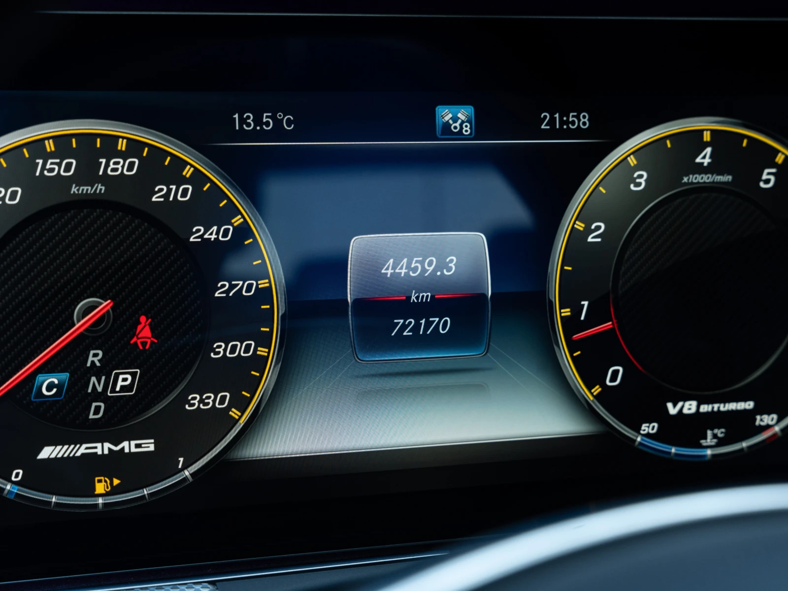 Mercedes-Benz E 63 AMG  S 4Matic, снимка 9 - Автомобили и джипове - 53865165