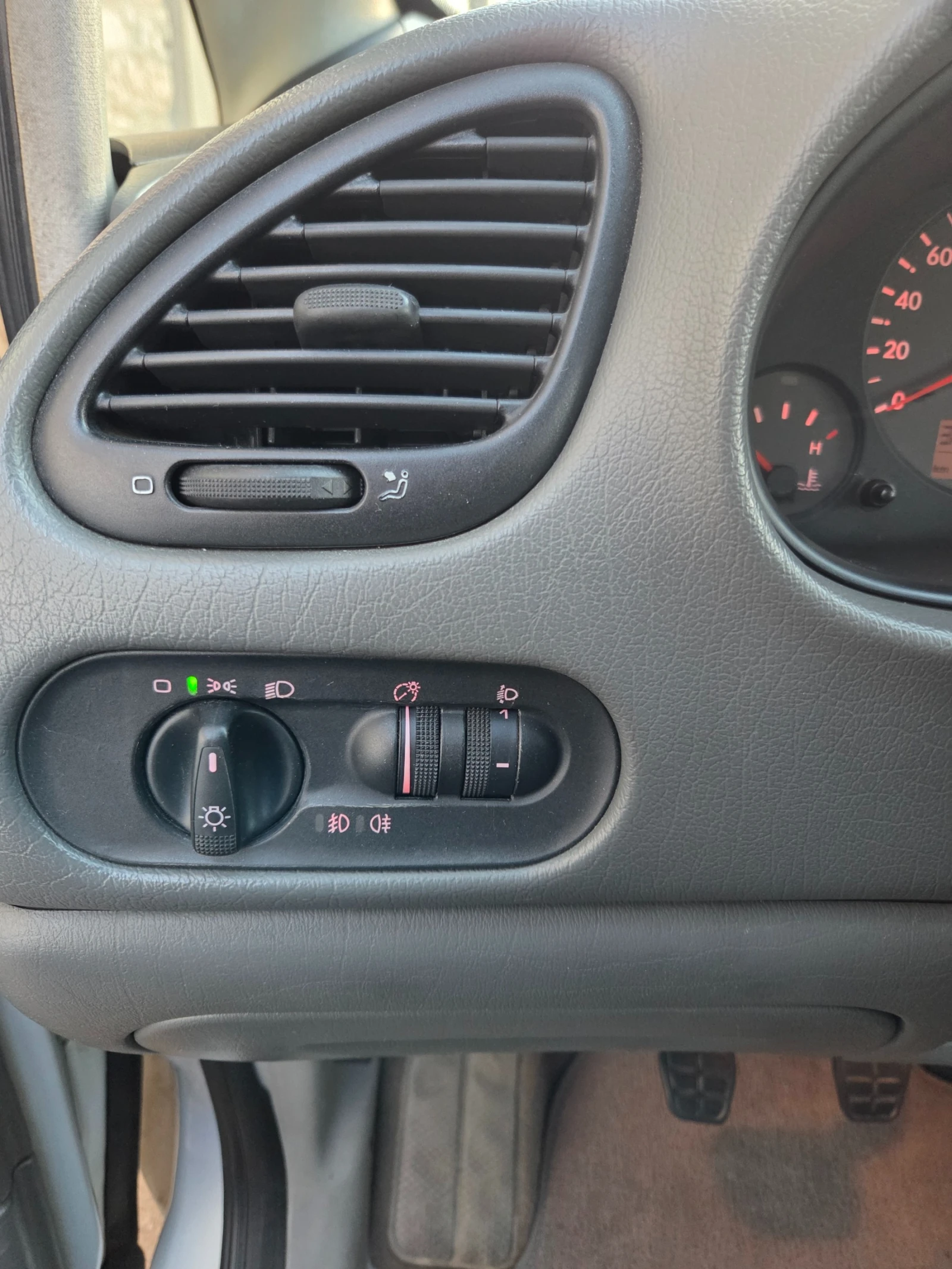 Seat Alhambra, снимка 13 - Автомобили и джипове - 53881954