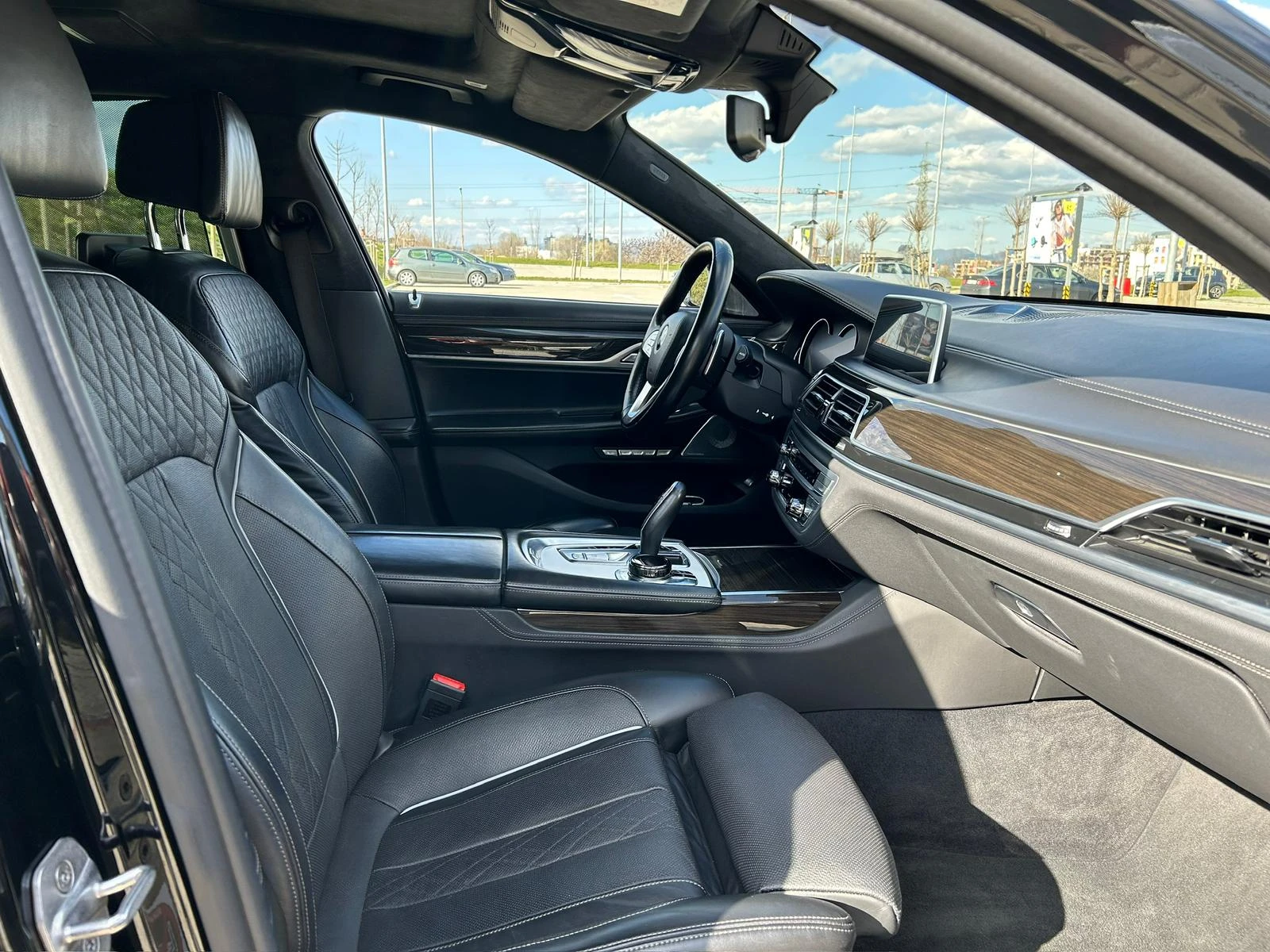 BMW 750 750 LI xDrive, снимка 7 - Автомобили и джипове - 54991616