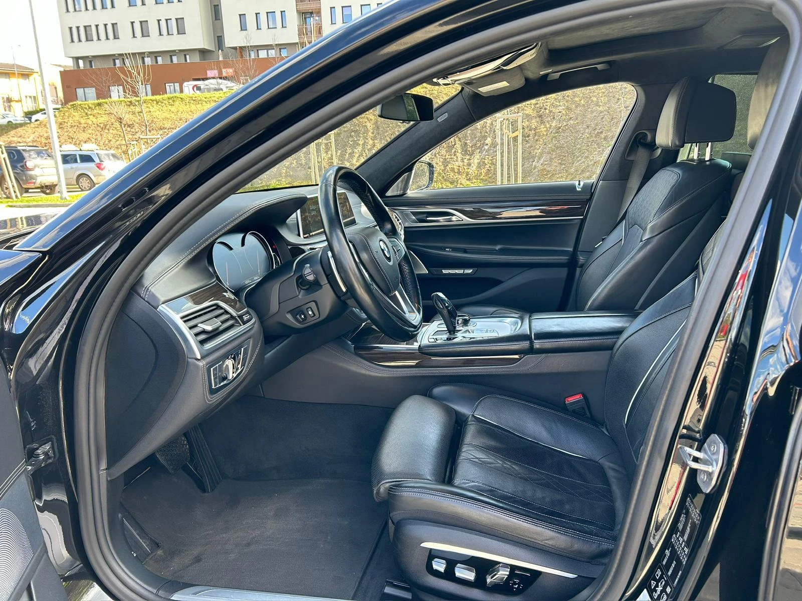 BMW 750 750 LI xDrive, снимка 6 - Автомобили и джипове - 54991616