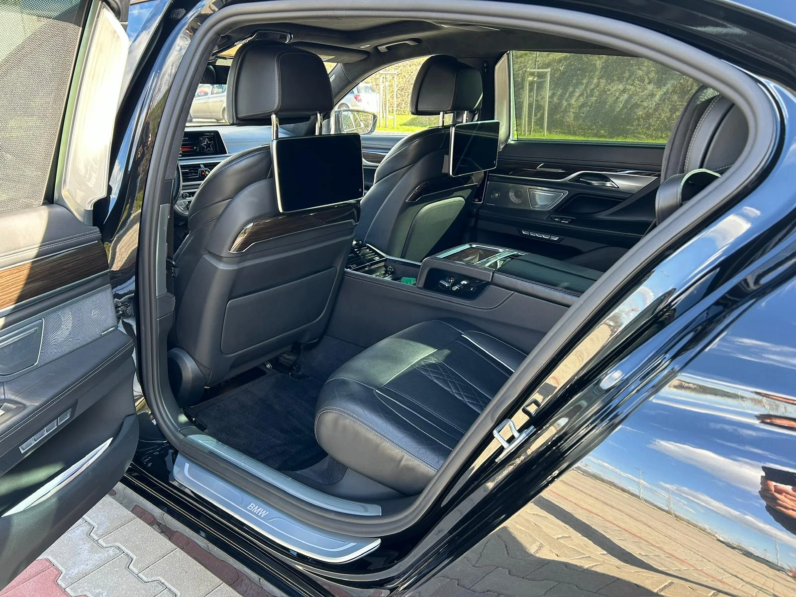 BMW 750 750 LI xDrive, снимка 9 - Автомобили и джипове - 54991616