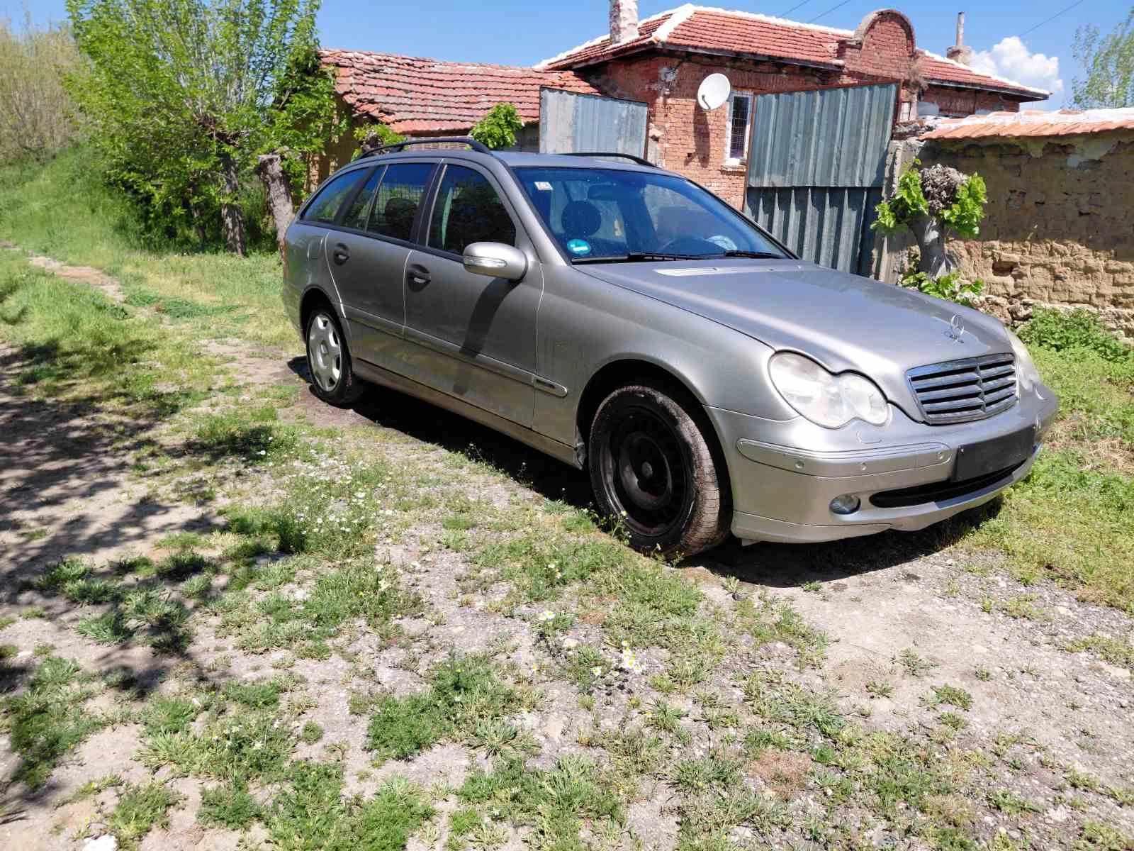 Mercedes-Benz C 220, снимка 4 - Автомобили и джипове - 55077278