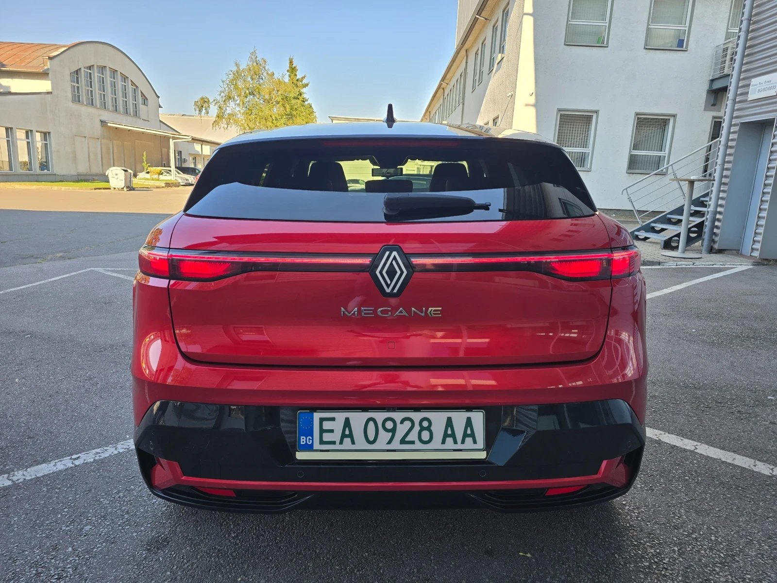 Renault Megane 60kw / ICONIC / Термопомпа / Гаранция, снимка 4 - Автомобили и джипове - 55857204