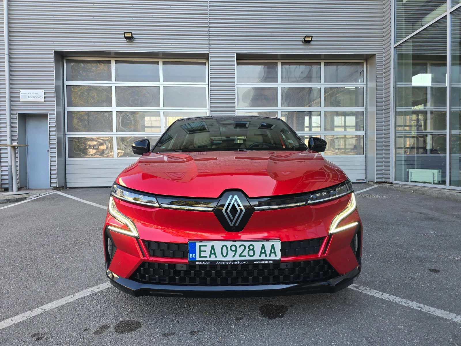 Renault Megane 60kw / ICONIC / Термопомпа / Гаранция, снимка 2 - Автомобили и джипове - 55857204