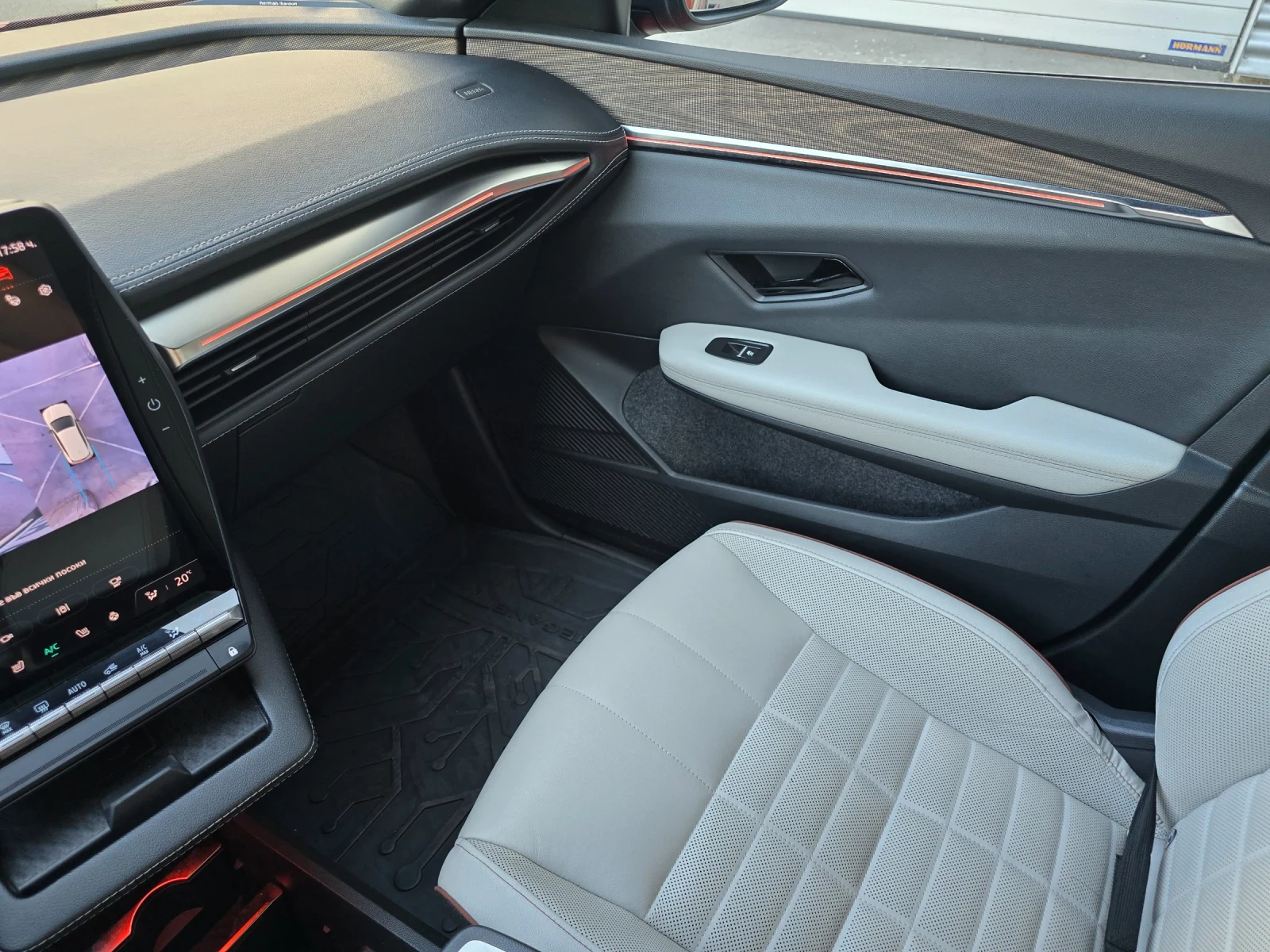 Renault Megane 60kw / ICONIC / Термопомпа / Гаранция, снимка 10 - Автомобили и джипове - 55857204