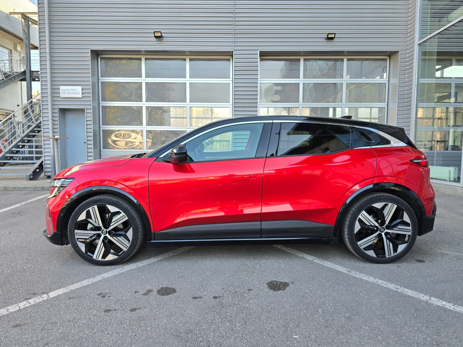 Renault Megane 60kw / ICONIC / Термопомпа / Гаранция, снимка 3 - Автомобили и джипове - 55857204