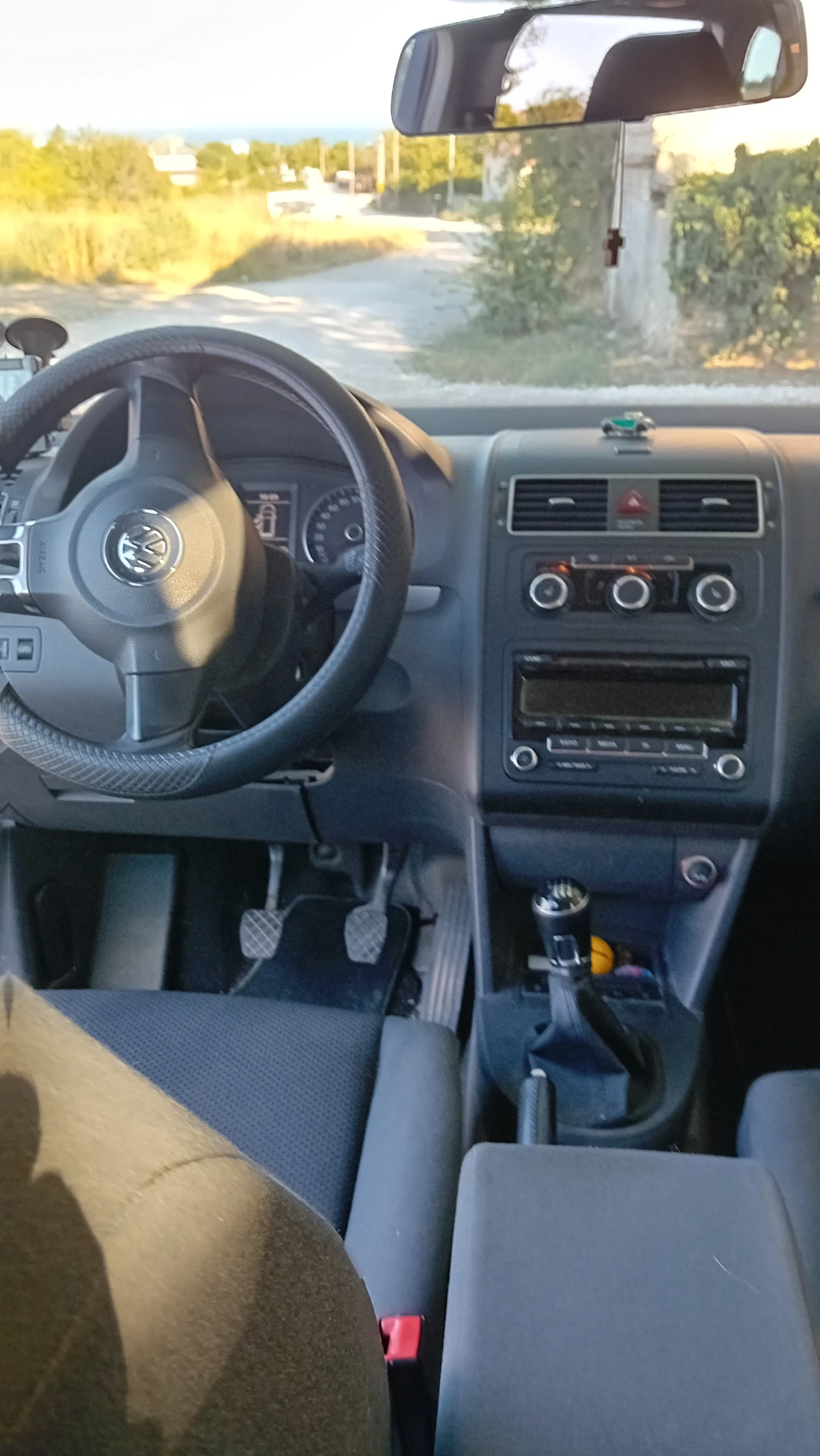 VW Touran, снимка 7 - Автомобили и джипове - 56346578