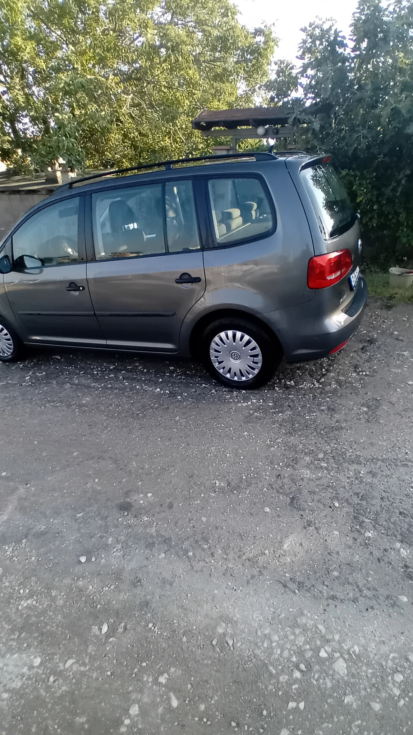 VW Touran, снимка 4 - Автомобили и джипове - 56346578