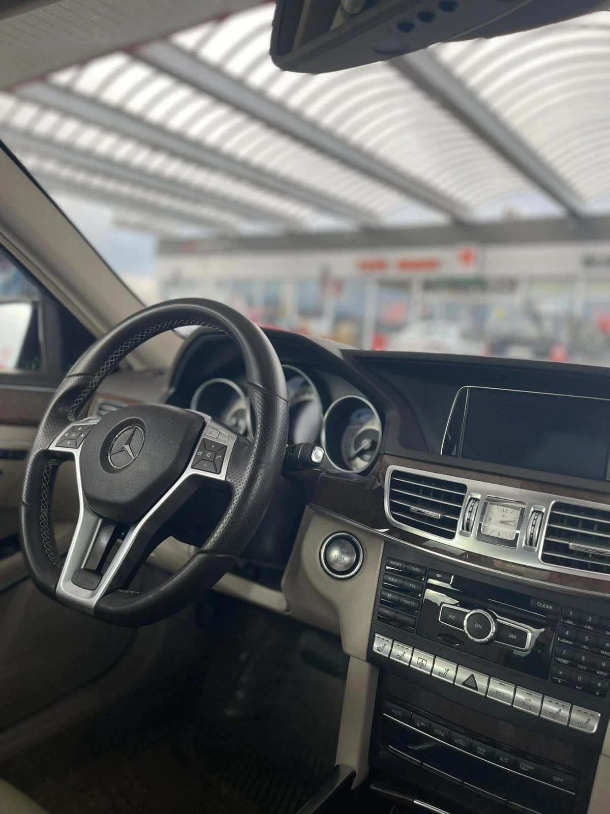 Mercedes-Benz E 500, снимка 10 - Автомобили и джипове - 56132044