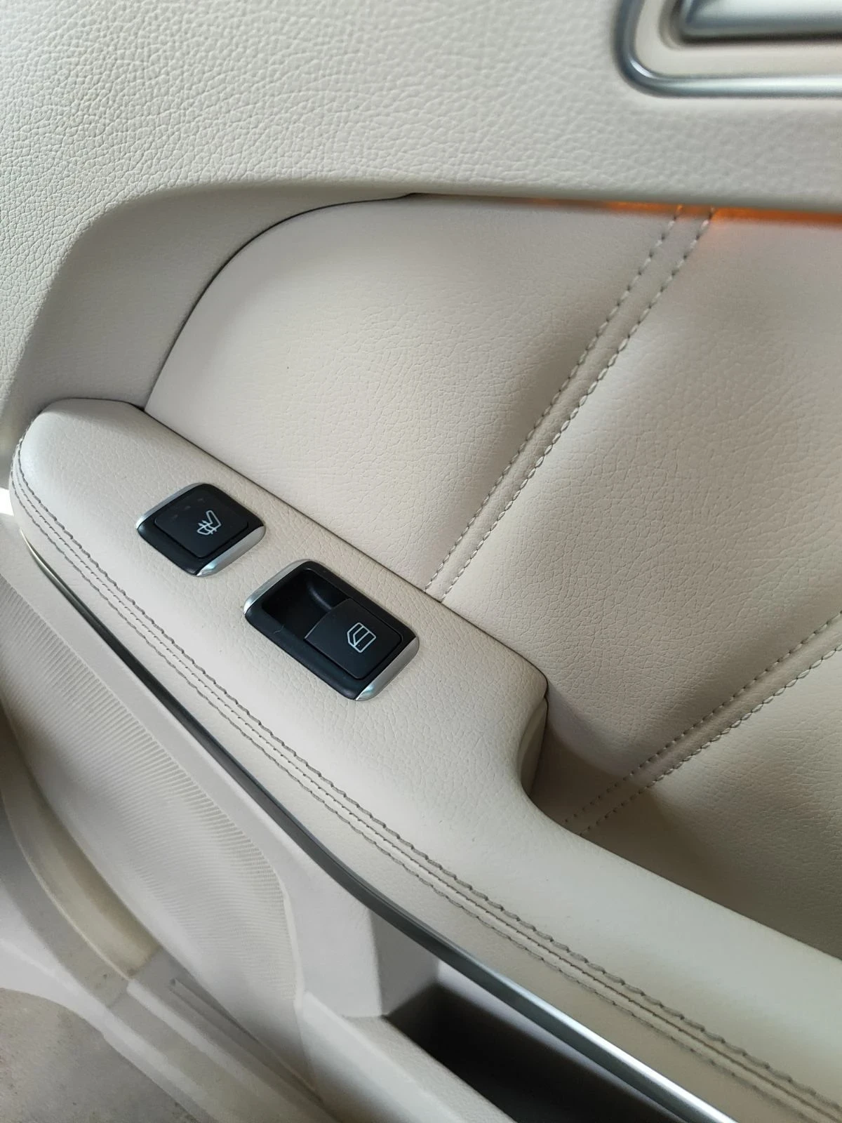 Mercedes-Benz E 500, снимка 12 - Автомобили и джипове - 56132044