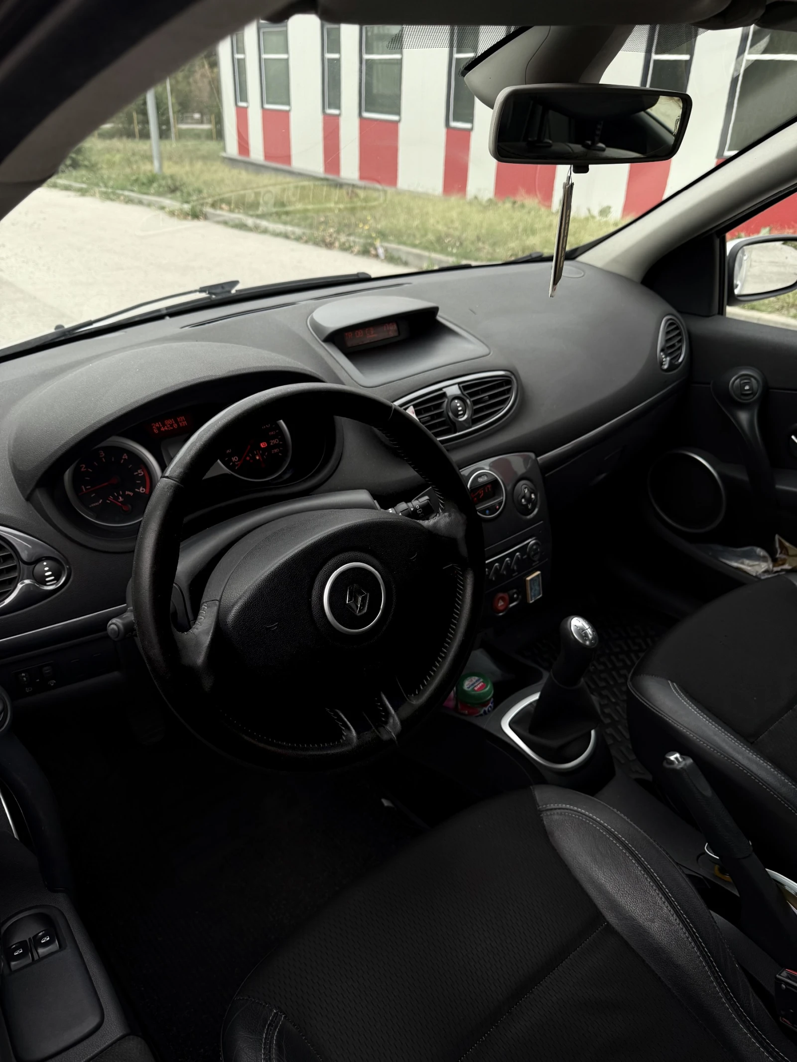 Renault Clio Dynamique, снимка 11 - Автомобили и джипове - 56583476
