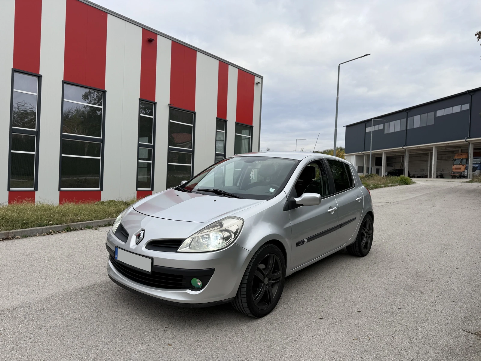 Renault Clio Dynamique, снимка 3 - Автомобили и джипове - 56583476
