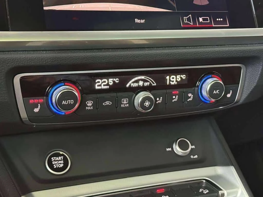 Audi Q3 * Progressiv 45 TFSI quattro * CARFAX * ЦЕНА ДО БГ, снимка 15 - Автомобили и джипове - 53883750