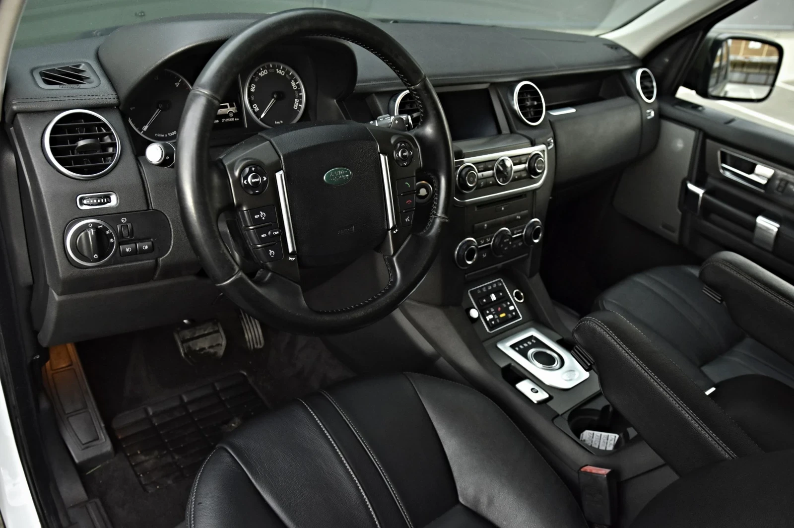 Land Rover Discovery Discovery IV, снимка 11 - Автомобили и джипове - 54561176