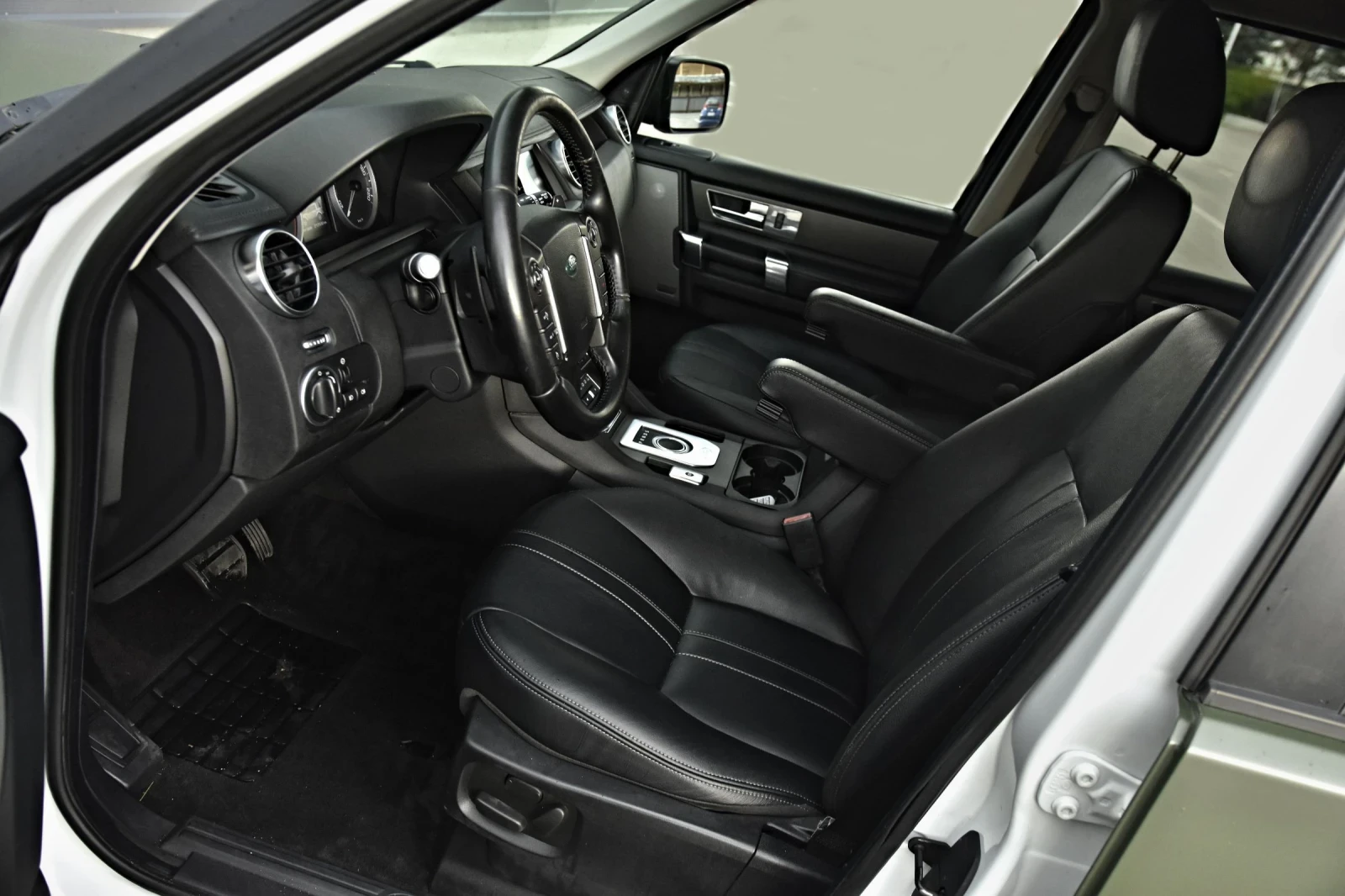 Land Rover Discovery Discovery IV, снимка 12 - Автомобили и джипове - 54561176
