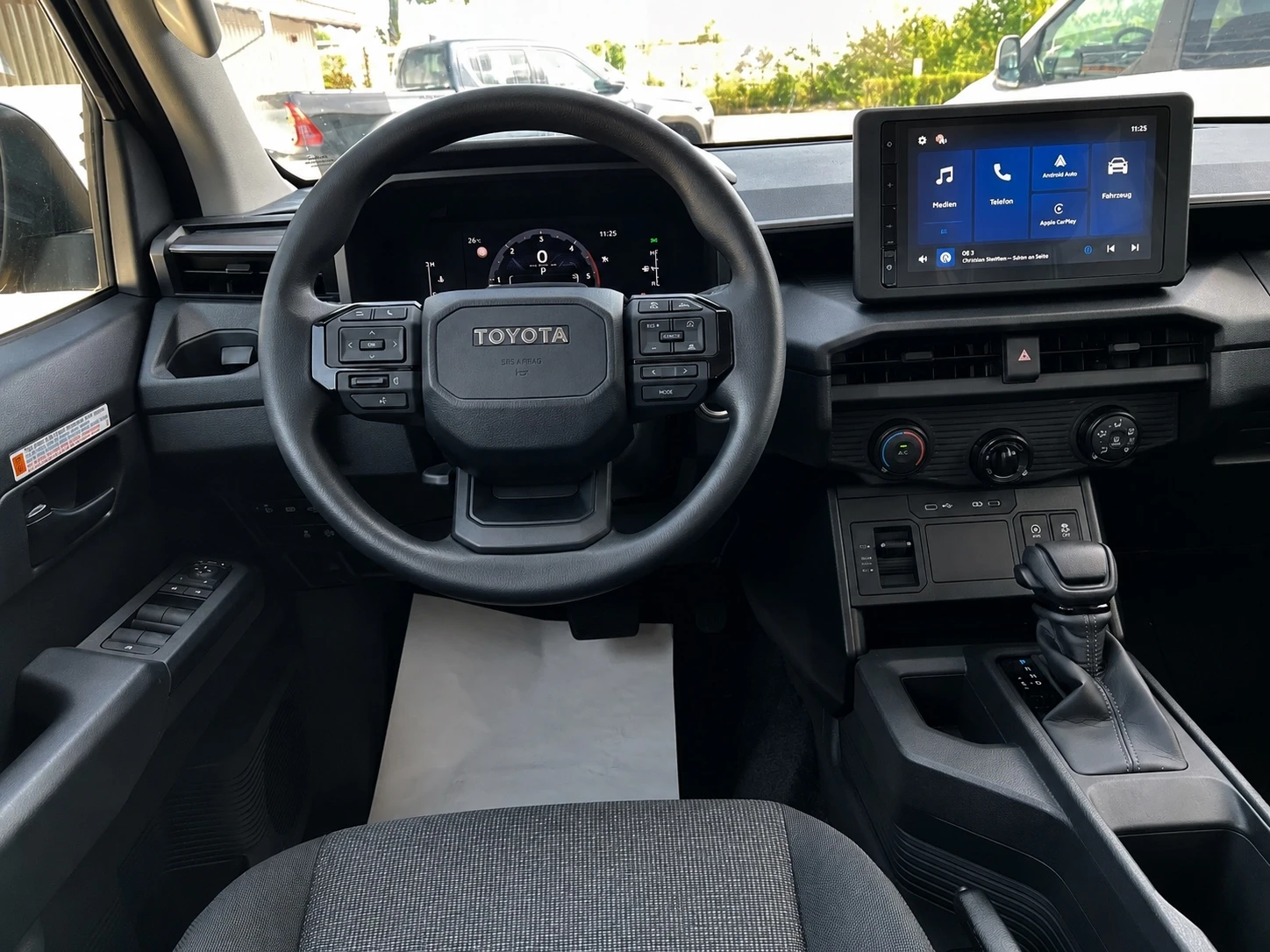 Toyota Hilux 2.8 D-4D / MILD HYBRID / DOUBLE CAB / LED / CAMERA, снимка 8 - Автомобили и джипове - 55976199