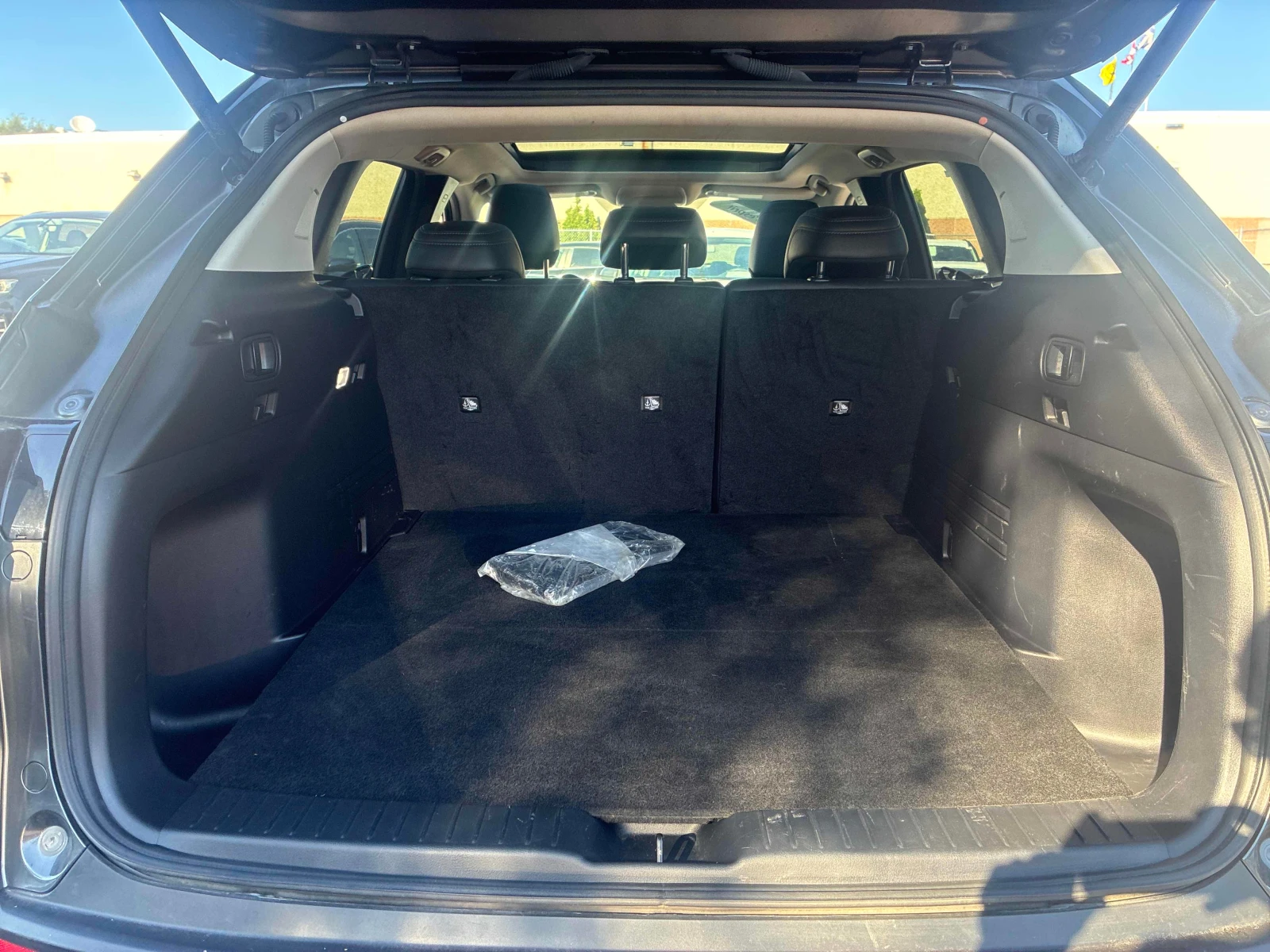 Mazda CX-50 * AWD * CARFAX * АВТОКРЕДИТ* , снимка 14 - Автомобили и джипове - 56105694