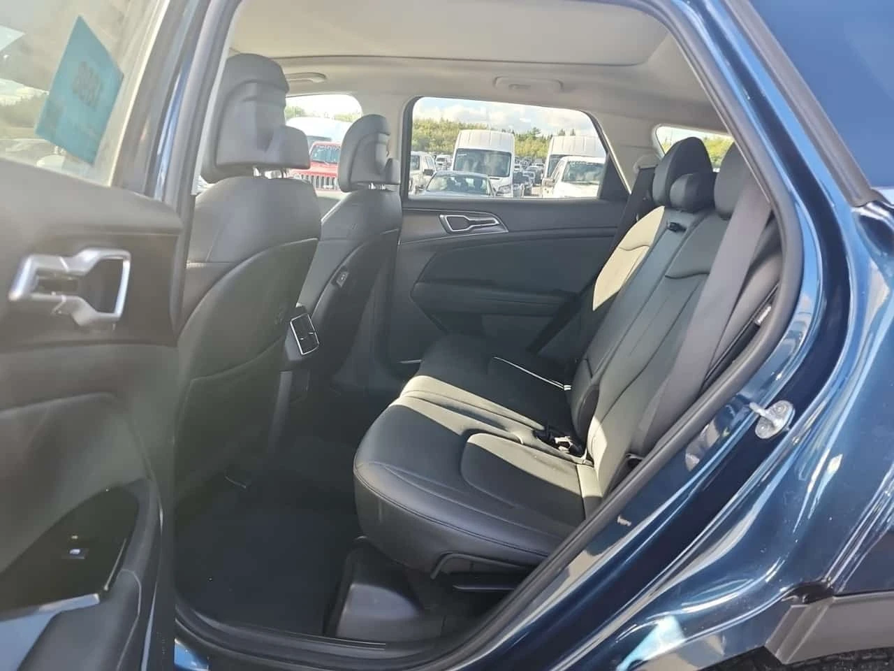 Kia Sportage Awd Ex| PANO| ПОДГРЕВИ| ДИСТРОНИК| , снимка 12 - Автомобили и джипове - 56163179