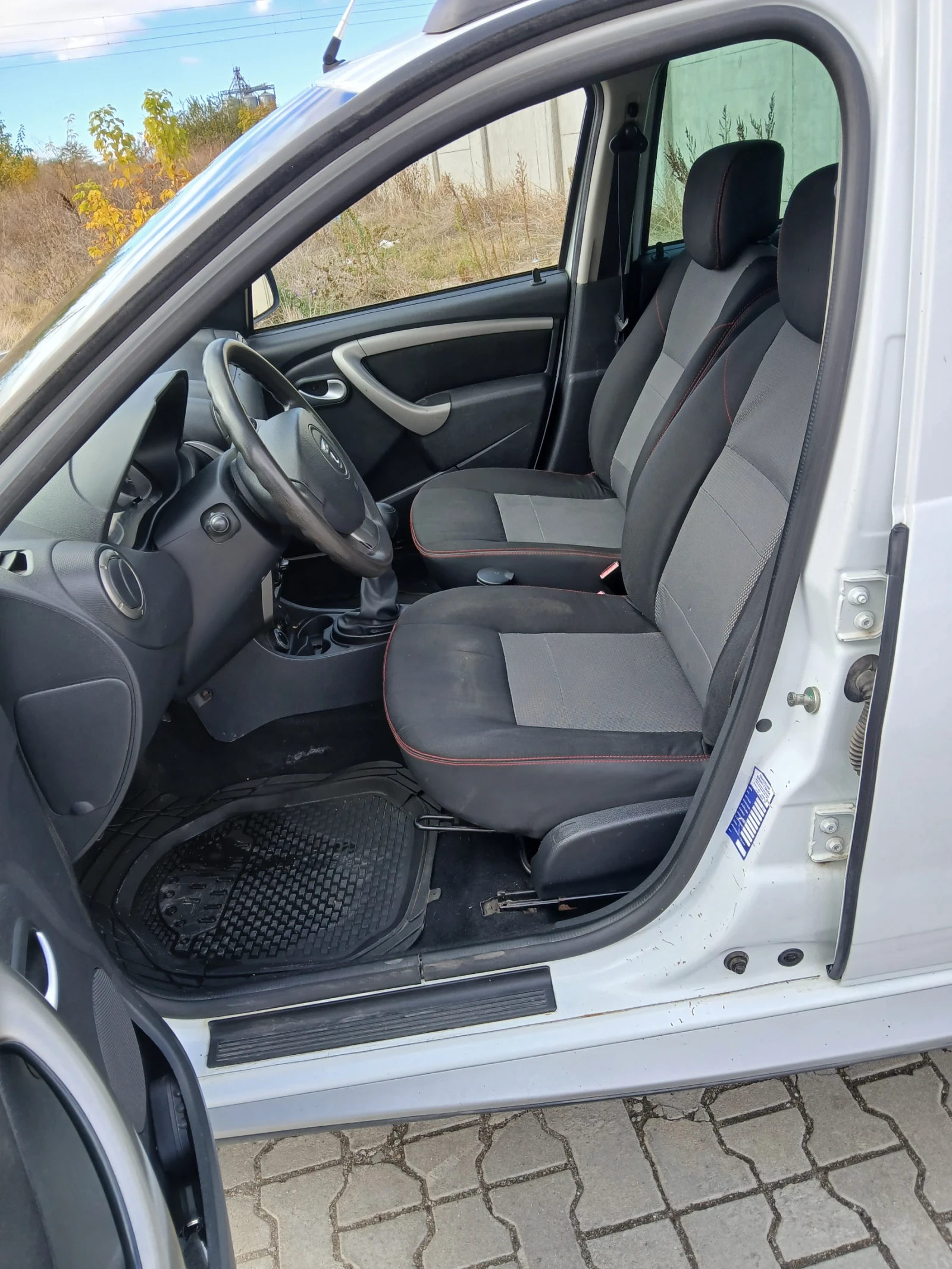 Dacia Duster, снимка 5 - Автомобили и джипове - 56702892