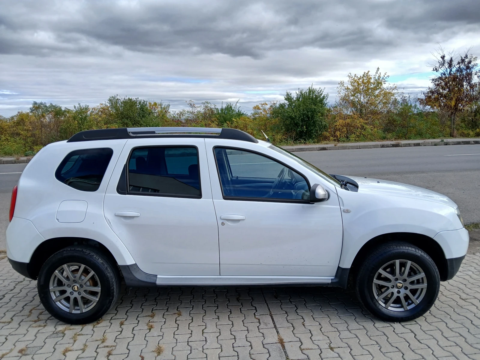 Dacia Duster, снимка 4 - Автомобили и джипове - 56702892