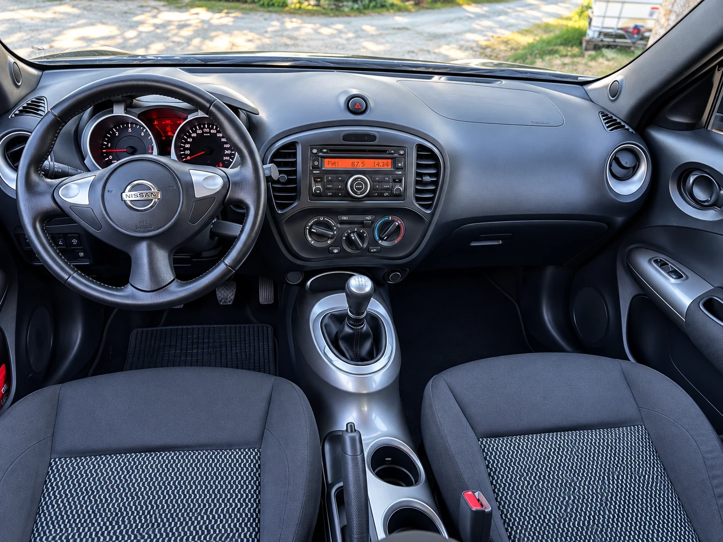 Nissan Juke 1.5dci, снимка 7 - Автомобили и джипове - 56733878