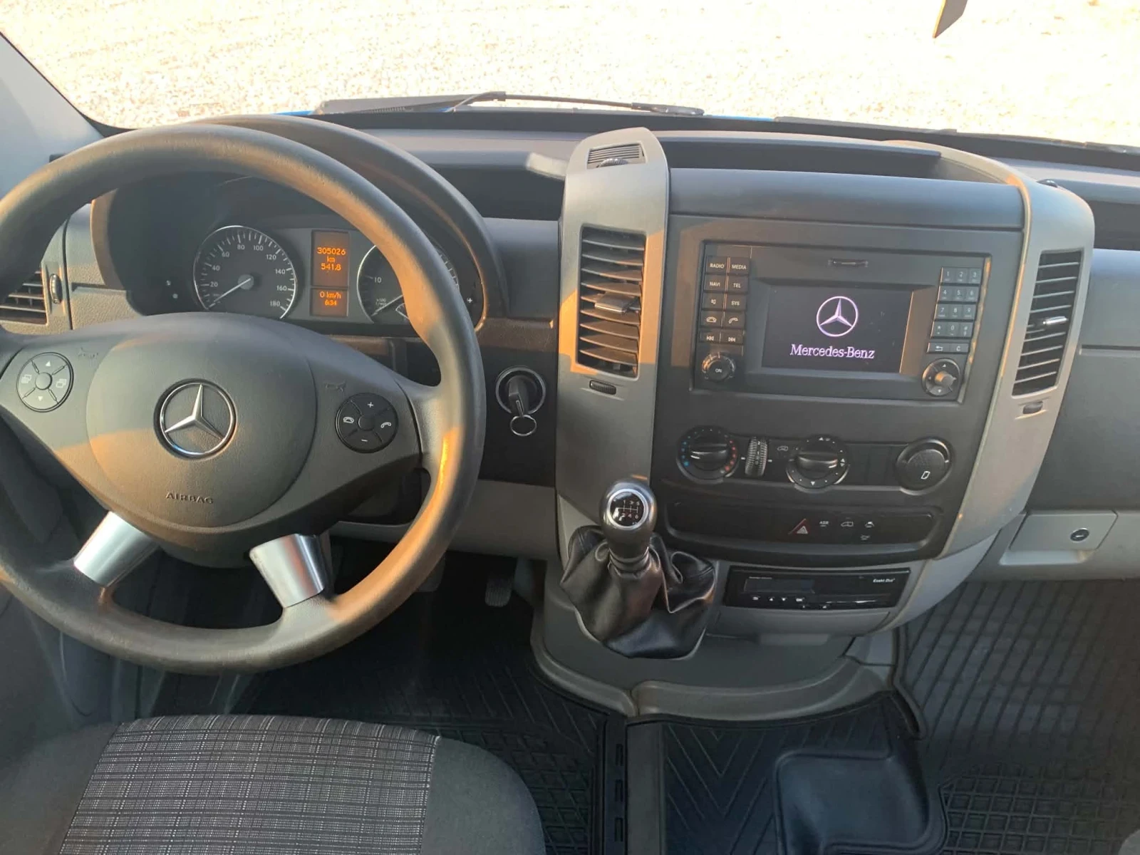 Mercedes-Benz Sprinter 319 Maxi V6 3.0, снимка 6 - Бусове и автобуси - 54796443