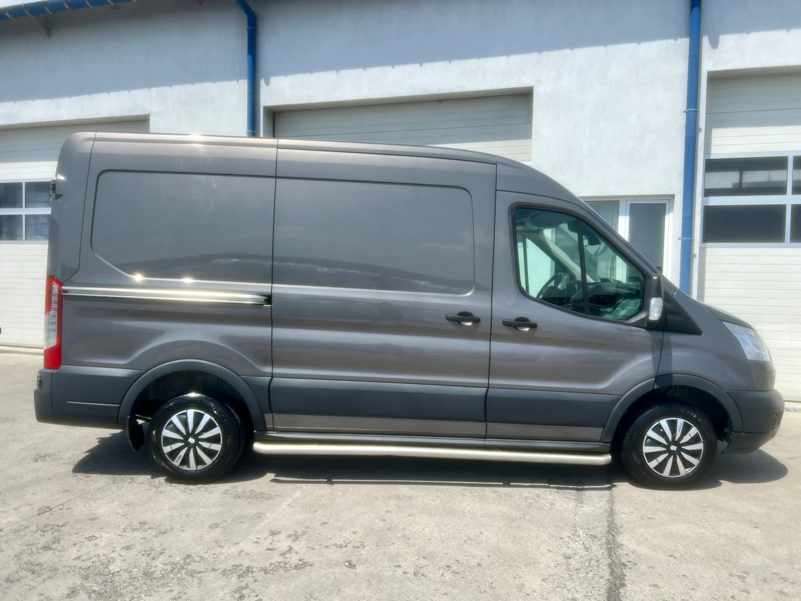 Ford Transit 2.2TDCI / Като нов! / Климатик, снимка 7 - Бусове и автобуси - 55615947