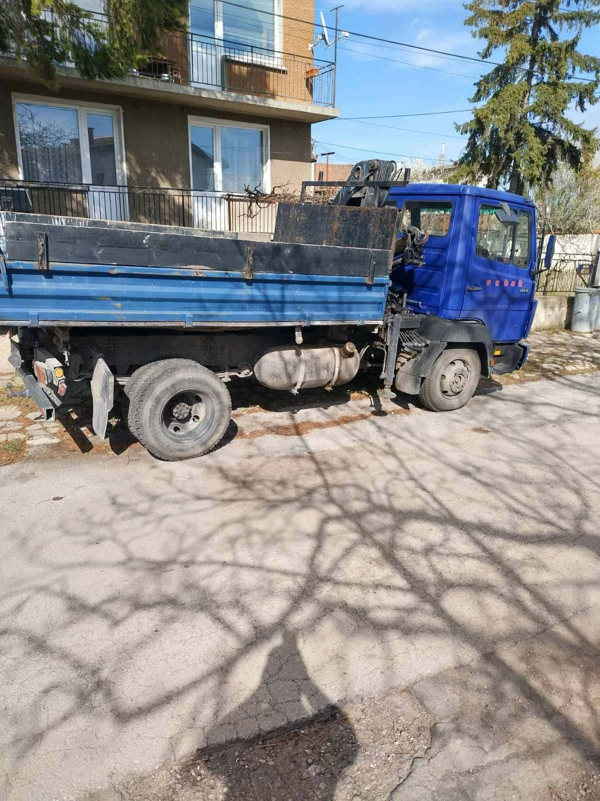 Mercedes-Benz 814 Самосвал с кран, снимка 3 - Камиони - 54664743
